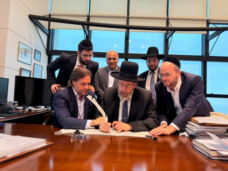 פרויקט אות בספר התורה במסע קהילות מרגש בצפון אמריקה